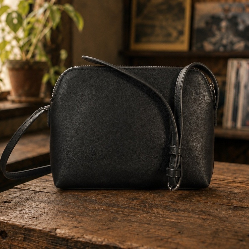 Universal Thread Black Faux Leather Crossbody Bag Minimalist Small Handbag